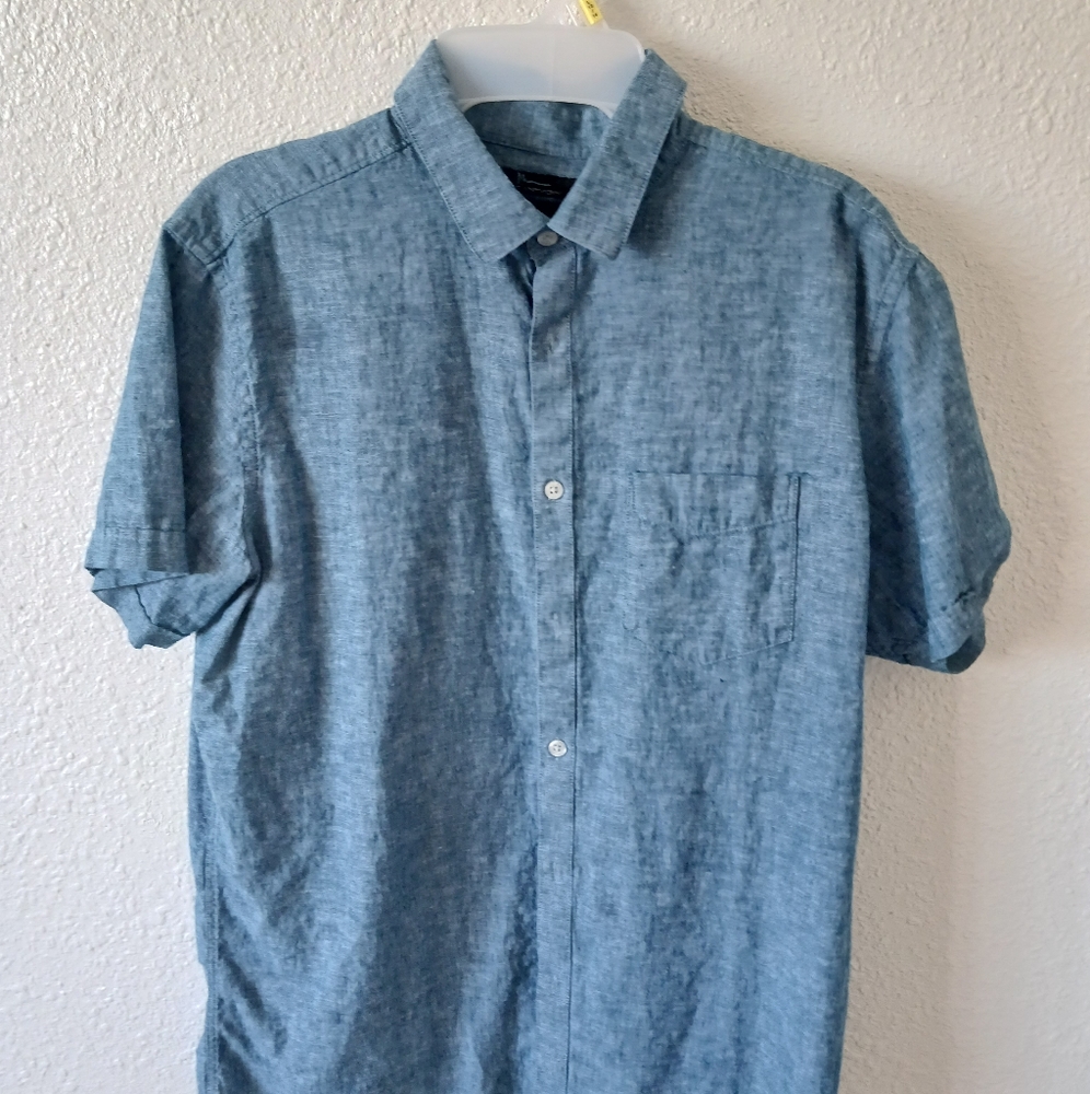 Marc Anthony Button up shirt